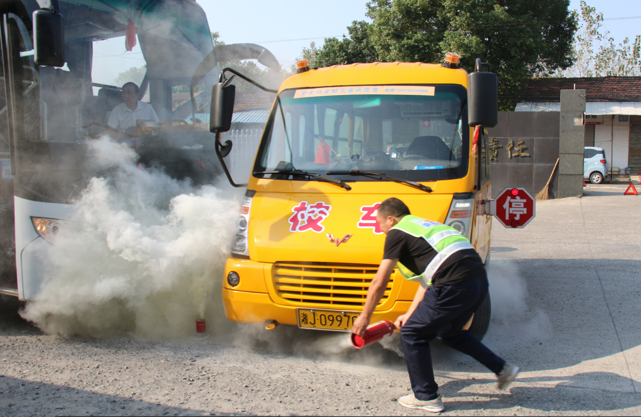 常德市湘北汽車運(yùn)輸有限公司,常德包車客運(yùn),常德旅游服務(wù),校車服務(wù)